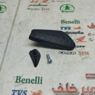 لاستیک بزرگ و کوچک روی جا پایه موتور بنلی کامل شرکتی (سمت چپ)